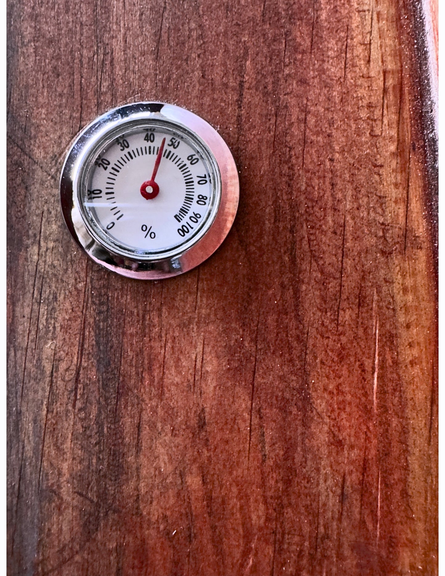 The Uke Barn - Wall frame for Soprano Ukulele - Relic Series - Barn Red