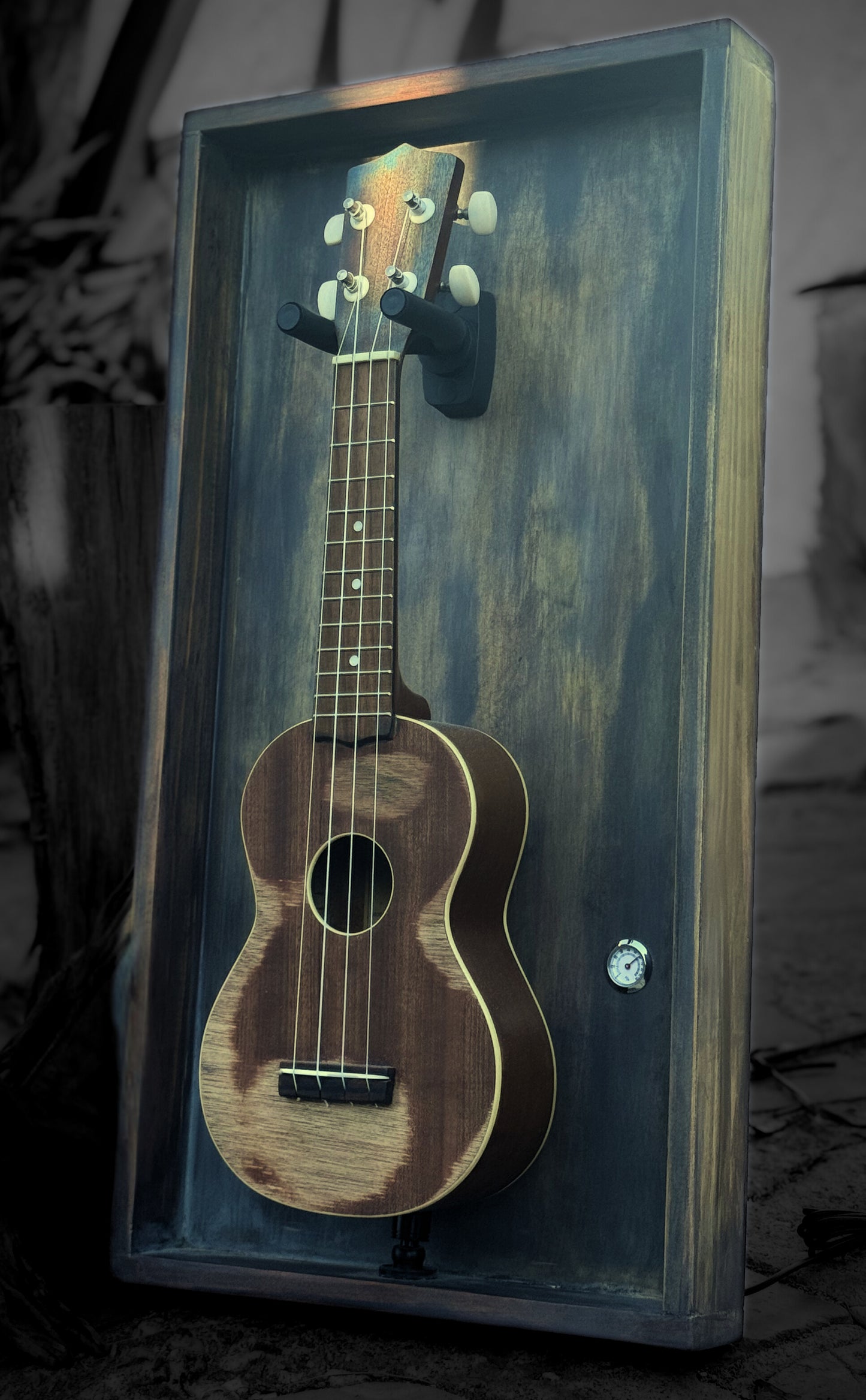 The Uke Barn - Wall frame for Soprano Ukulele - Relic Series - Urban Gray