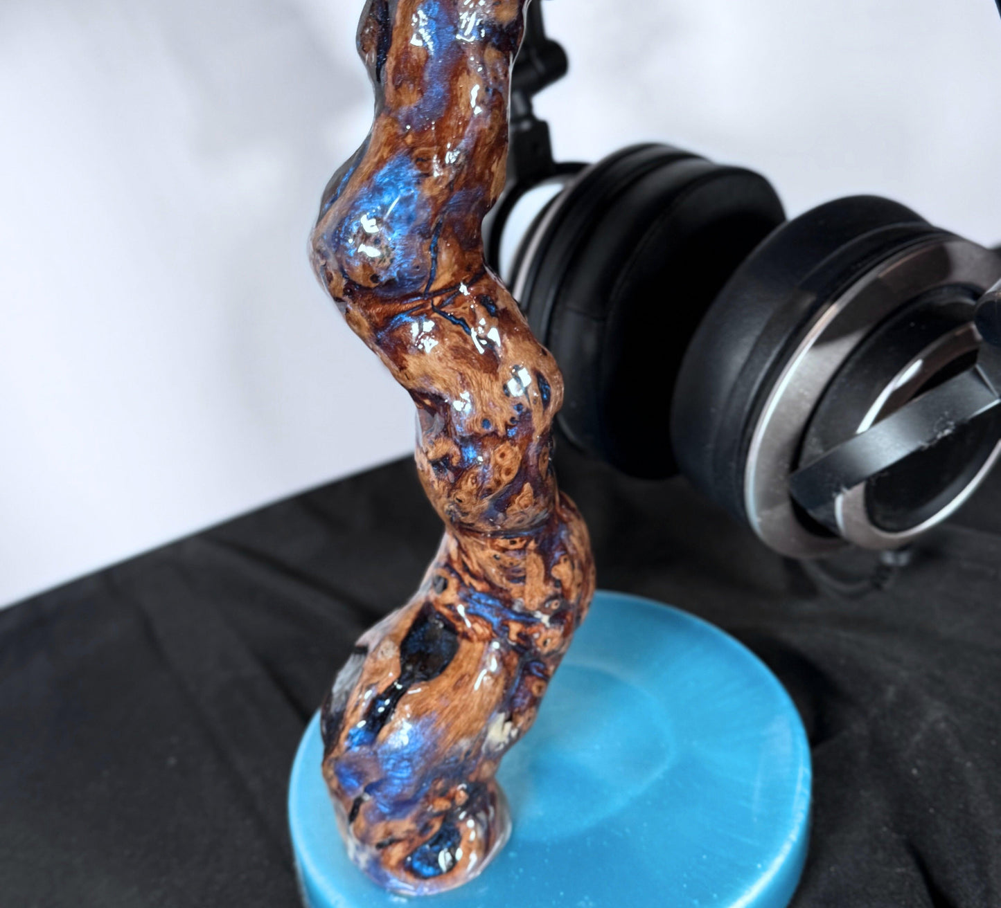 Detail of natural wood grain on driftwood headphone stand